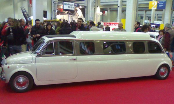 fiat_500_limousine_sgf5w.jpg